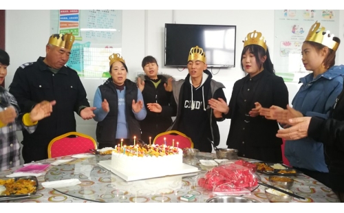 新年新氣象！伊百盛舉辦1月份員工集體生日會(huì)